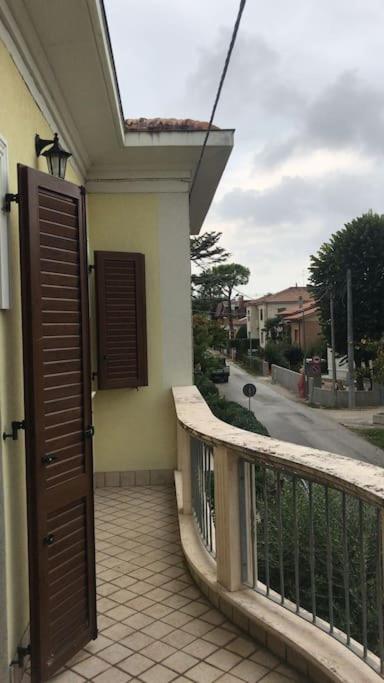Villa Parisi Luxury Italian Villa Фано Екстериор снимка